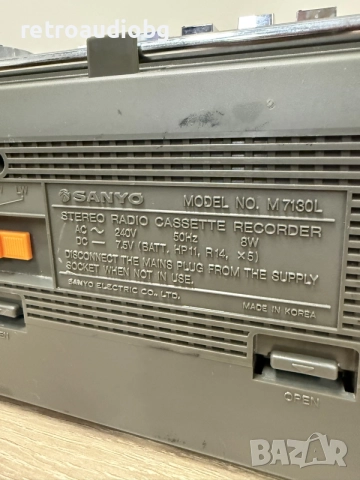 🔈Ретро мини радиокасетофон Sanyo M7130L - Boombox - профилактиран🔈, снимка 8 - Радиокасетофони, транзистори - 56034862