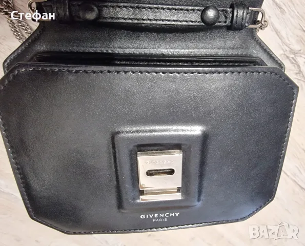 Оригинална Givenchy черна кожена чанта с верига и сребърна закопчалка – Made in Italy, снимка 7 - Чанти - 55768471