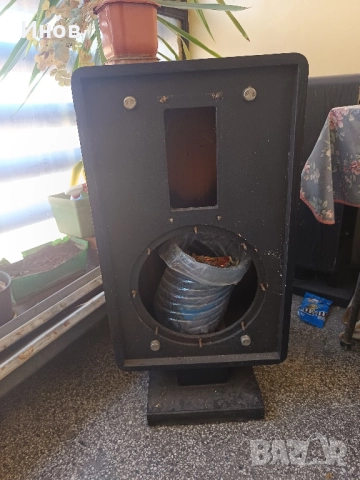 две кутии за говорители в добро състояние 