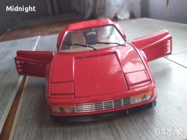 Ferrari Testarossa 1/18, снимка 6 - Колекции - 53137324