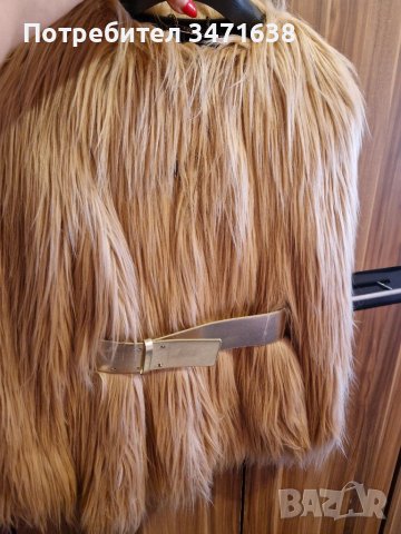 Палто ново с косъм на Guess, S, снимка 3 - Палта, манта - 41084880
