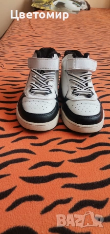 Продавам маратонки фила