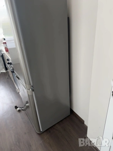 Свободностоящ хладилник с камера Indesit NCAA 55 NX, снимка 4 - Хладилници - 53490559