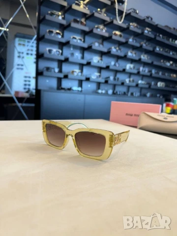 очила с черен обикновен калъф и ув защита miu miu louis vuitton versace , снимка 10 - Слънчеви и диоптрични очила - 51097670