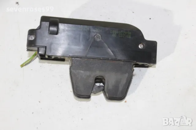 Брава заден капак Пежо 307 SW 2001 Peugeot 307 SW комби, снимка 2 - Части - 49833350