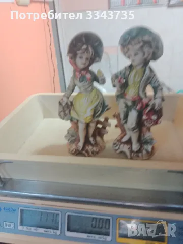 Красиви статуетки на момче и момиче Capodimonte В-21см Ш -8см., снимка 4 - Статуетки - 49564838