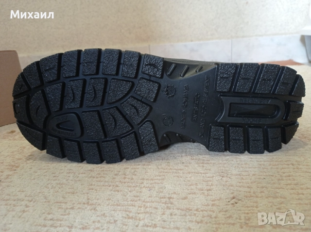 Работни обувки високи размер 42 НОВИ, снимка 3 - Други - 52187599