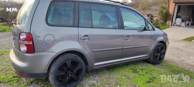 Фолксваген Туаран 105к Феис 6скорости, снимка 4 - Автомобили и джипове - 52653069