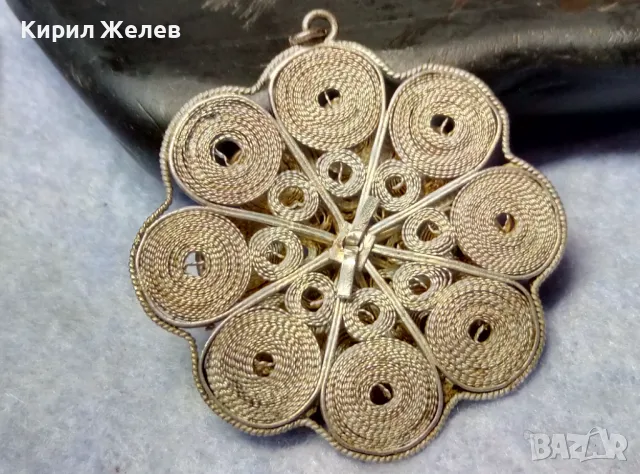 СТАРИНЕН ФИЛИГРАНЕН СРЕБЪРЕН МЕДАЛЬОН ЦВЕТЕ СРЕБРО ВИСОКА ПРОБА с ВЪРТЯЩИ се ФЛОРАЛНИ ЕЛЕМЕНТИ 25292, снимка 8 - Антикварни и старинни предмети - 49886635