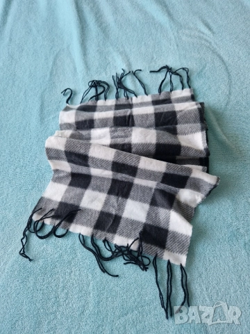 шал черно бяло каре 120х30, нов, подходящ за подарък 
