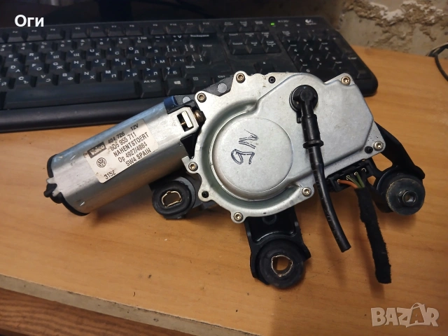 Моторче задна чистачка з Фолксваген Поло 9N 01-06г. 6Q6 955 711, снимка 2 - Части - 53580556