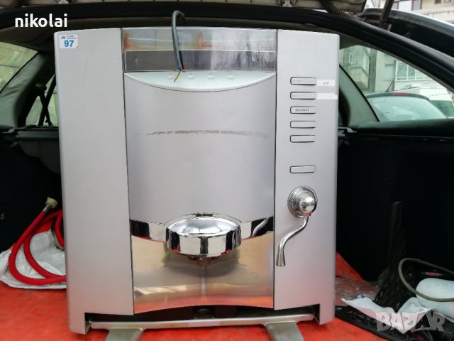 Професионална кафе машина, снимка 1 - Кафемашини - 39553315