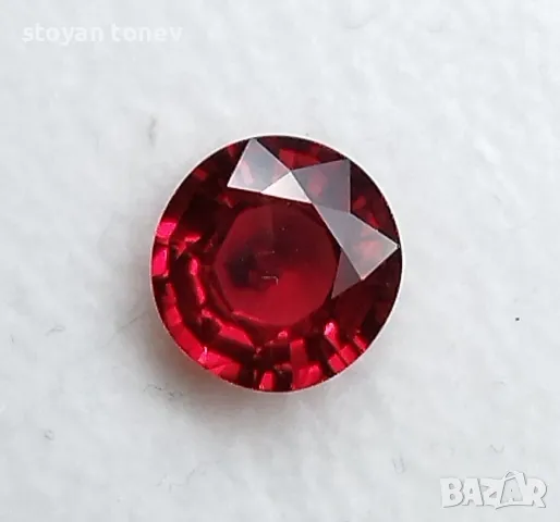 Наситено червен рубин с кръгла форма и тегло 0.82кт! VS чистота! Сертификат!, снимка 8 - Колиета, медальони, синджири - 47273522