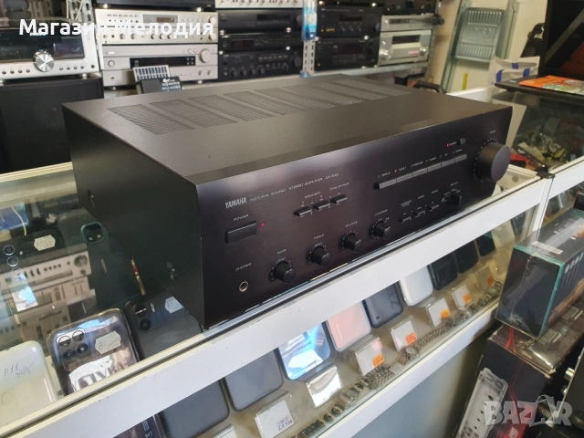 Усилвател Yamaha AX-540 Две по 110 вата на 4 ома. В отлично техническо и визуално състояние., снимка 5 - Ресийвъри, усилватели, смесителни пултове - 48903672