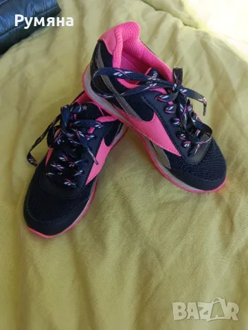 Страхотни Reebok , снимка 5 - Детски обувки - 47610637