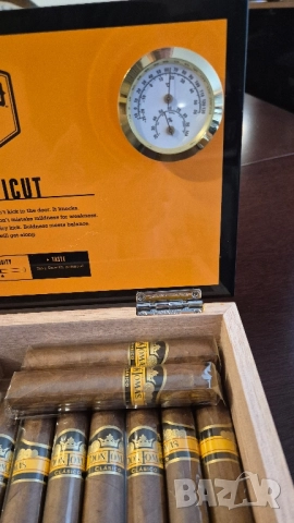 Луксозен хумидор за пури, снимка 8 - Други стоки за дома - 48765659
