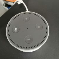 Смарт колонка Amazon Alexa dot gen2, снимка 4 - Bluetooth тонколони - 36161191