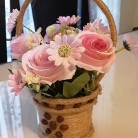 Кошничка с цветя - ръчна изработка - прекрасен подарък за Вашия празник, снимка 2 - Декорация за дома - 35791521