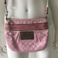COACH дамска чанта в розово, снимка 2 - Чанти - 41630198