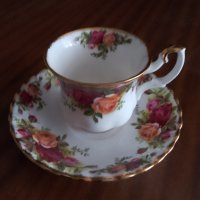 Royal Albert old country roses, кралска колекционерска чаша за кафе, снимка 2 - Други ценни предмети - 42210345