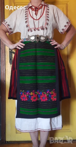 Автентична носия от Северозападна България., снимка 1