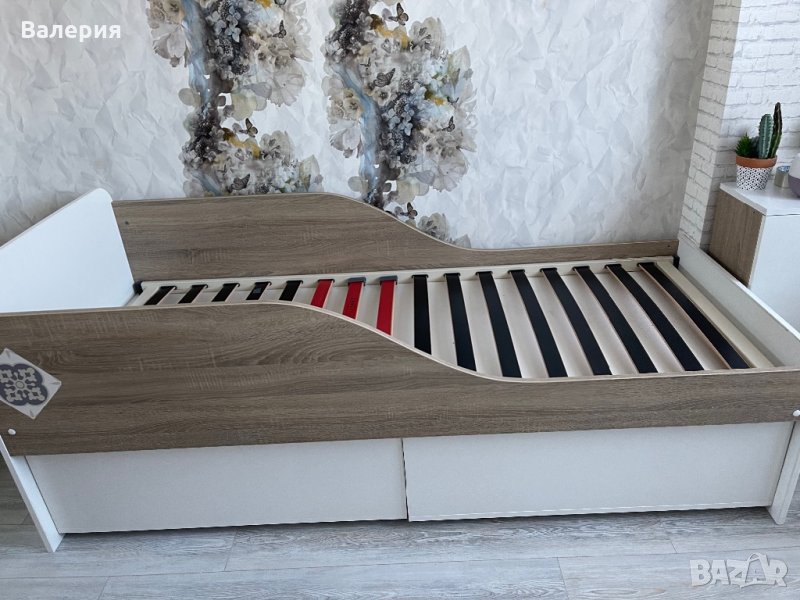 Легло. Две шкафчета. Подматрачна рамка , снимка 1