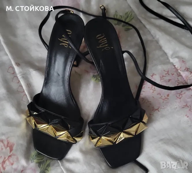 италиянски сандали с интересен висок ток, снимка 1