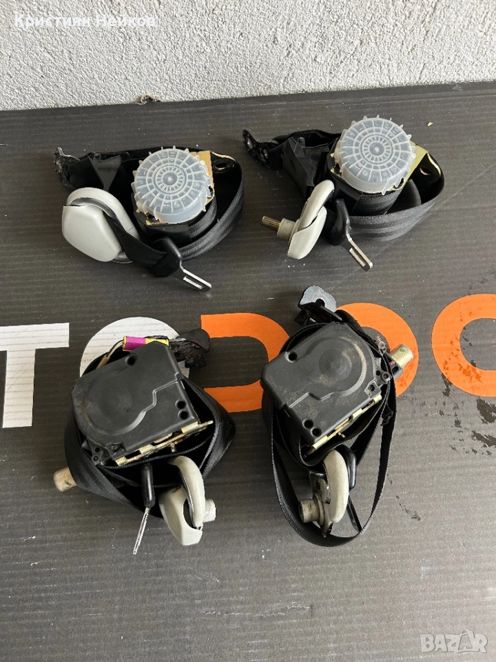 Голф 4 - колани, предни и задни, снимка 1