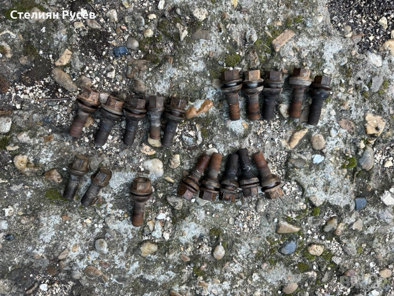 болтове за vw sharan 2003г -цена 20 лв или 10,23 евро  обща цена   18 бр са общо 16 от тях са еднакв, снимка 1