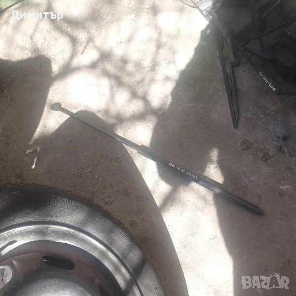 Амортисьор Преден Капак За Ауди А6 2000г / Audi A6 2000y, снимка 1