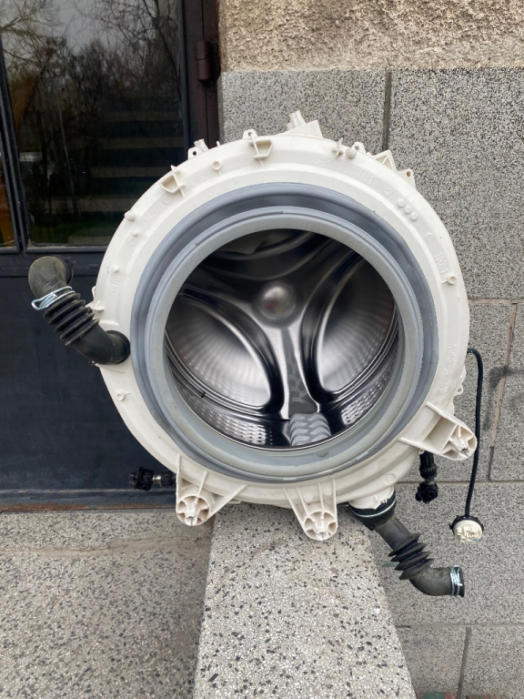 Продавам отличен казан + барабан с отлични лагери за пералня Whirlpool 8 кг  в Перални в гр. Пловдив - ID36343614 — Bazar.bg