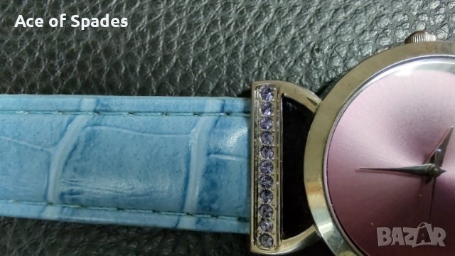 Красив Дамски Часовник С Камъни AVON, снимка 11 - Дамски - 41165198