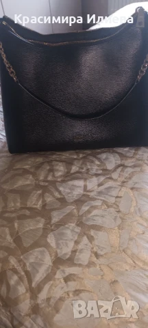 Черна чанта от естествена кожа наDKNY