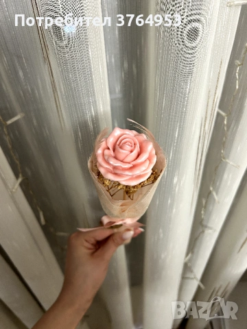 Роза от натурален соев восък подарък осми март