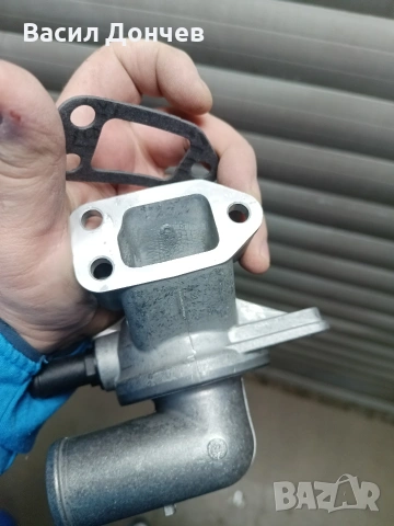 термостат за 2.5 crd Chrysler , снимка 3 - Части - 53068568