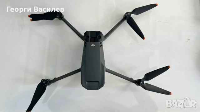 Дрон DJI Mavic 3 Fly More Combo + RC Pro Контролер - ПЕРФЕКТЕН, снимка 2 - Дронове и аксесоари - 53558907