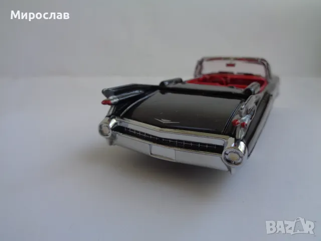 1:43 DINKY MATCHBOX CADILLAC COUPE DE VILLE КОЛИЧКА МОДЕЛ, снимка 4 - Колекции - 47288394