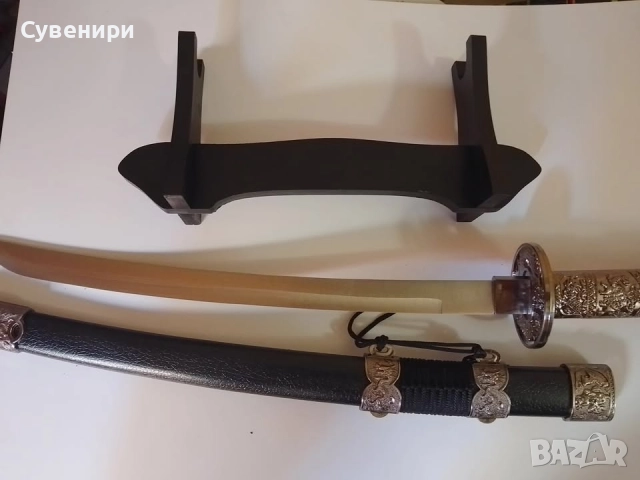 сабя на дървена поставка, снимка 2 - Декорация за дома - 51770954