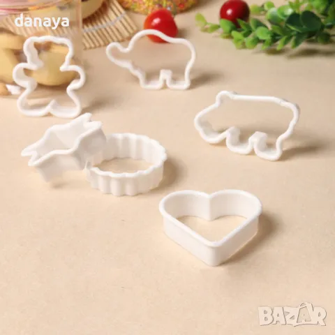 1273 Пластмасови резци форми за домашни сладки меденки бисквити фондан, 6 броя, снимка 9 - Форми - 48901949