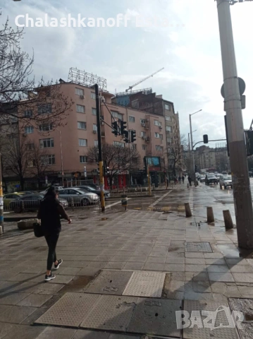 4-стаен на пл. Възраждане (бул. Христо Ботев)