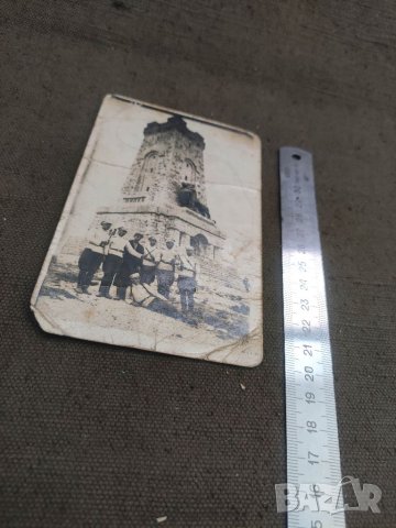 Продавам снимка Войници с щикове Пре паметника на Шипка