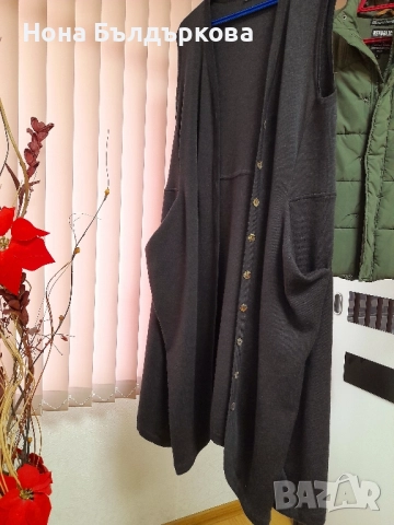 Дълъг, разчупен и много интересна кройка дамски елек 