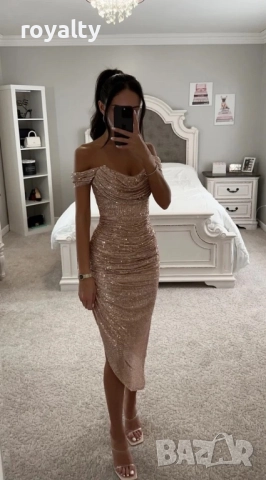 Елегантна рокля с пайети 