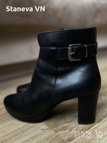 Черни боти от естествена кожа в отлично състояние, р-р 38