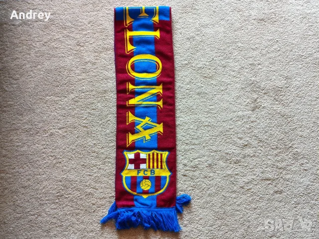 Шал на FC Barcelona , снимка 2 - Фен артикули - 55989597