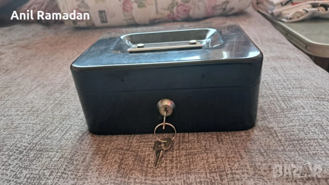 Продавам Касичка