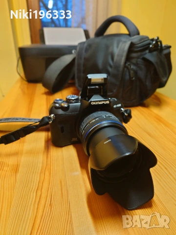 Продавам компактен огледален фотоапарат Olympus E-410 - Пълен комплект!