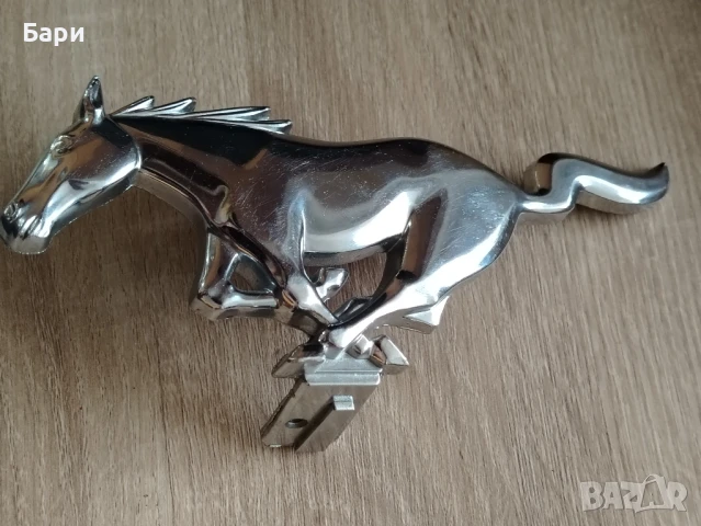 ОРИГИНАЛНА емблема за решетка на Ford Mustang от 1967г., снимка 3 - Аксесоари и консумативи - 51175084