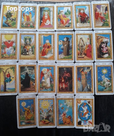 Таро карти с котки: White Cats Tarot & Black Cats Tarot & Weird Cat Tarot, снимка 5 - Карти за игра - 34171461