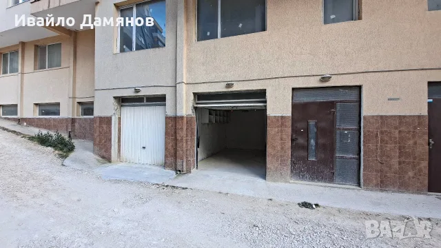 Гараж (склад) под наем м-ст Сотира до терапията, зад очна клиника Св Петка, снимка 5 - Гаражи и паркоместа - 56226382